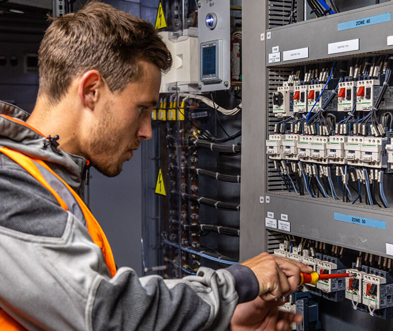 Installation de réseaux électriques industriels à Verdun : les solutions offertes par Technic Elec